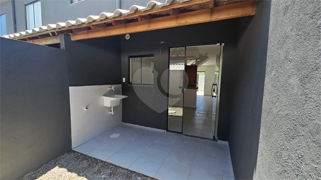Casa à venda com 2 quartos no condomínio Mirela, Rio de Janeiro - RJ