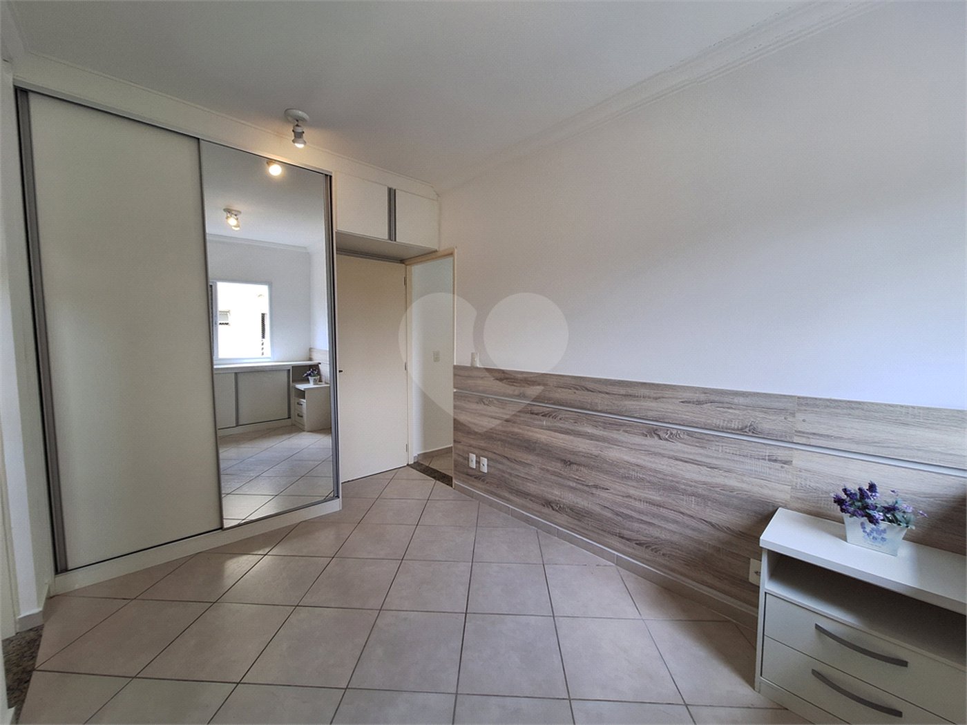 Apartamento à venda com 2 quartos, sendo 1 suíte, em Pinheirinho, Vinhedo, SP