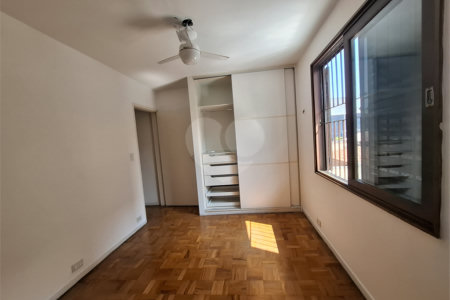 Sobrado à venda com 3 quartos, sendo 1 suíte, em Chácara Santo Antônio, São Paulo, SP