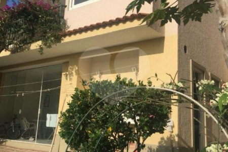 Casa à venda com 5 quartos, sendo 4 suítes, no condomínio Jardim Vitória Régia, São Paulo - SP