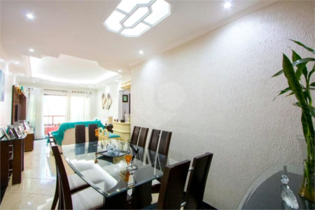 Apartamento à venda com 3 quartos, sendo 1 suíte, em Vila Assunção, Santo André, SP