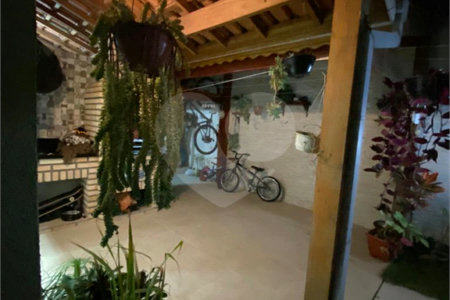 Casa à venda com 3 quartos, sendo 1 suíte, no condomínio Vida Verde 1, Suzano - SP