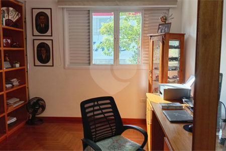 Sobrado à venda com 4 quartos, sendo 2 suítes,  em Vila Gilda, Santo André, SP