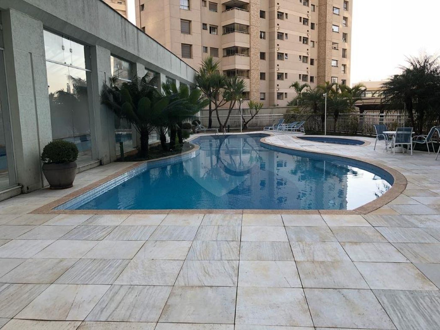 Apartamento à venda com 3 suítes em Vila Suzana, São Paulo, SP