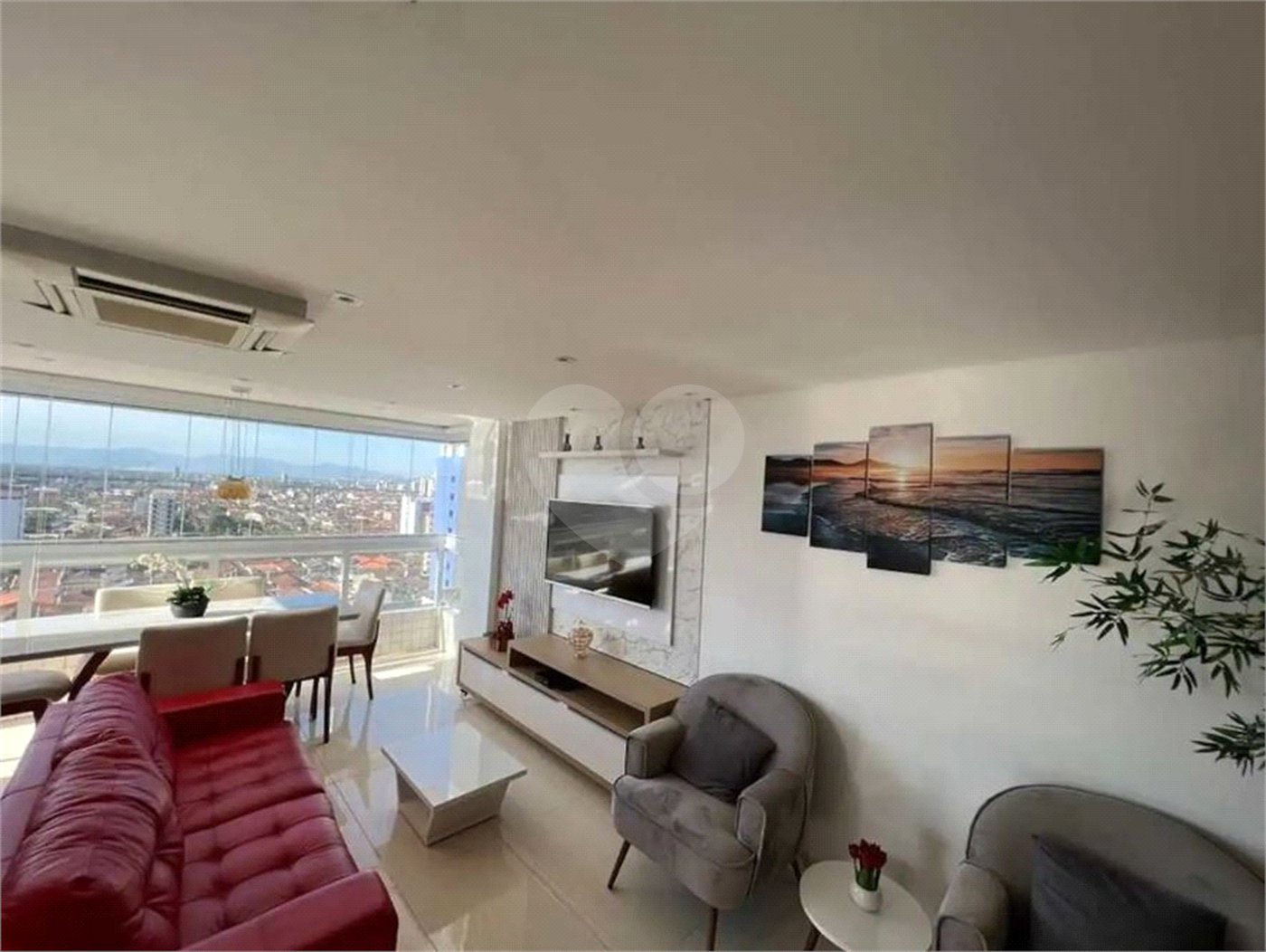 Duplex à venda com 3 suítes em Caiçara, Praia Grande, SP