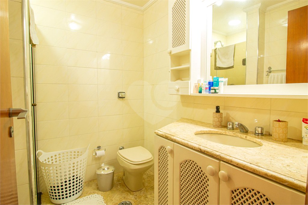 Apartamento à venda com 3 quartos, sendo 1 suíte, em Alto da Boa Vista, São Paulo, SP
