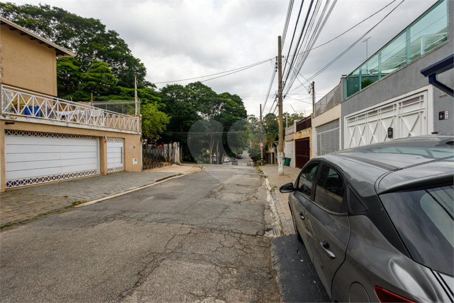 Sobrado à venda com 3 quartos em Butantã, São Paulo, SP