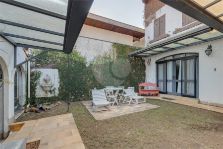 Casa Térrea à venda com 3 suítes em Granja Julieta, São Paulo, SP