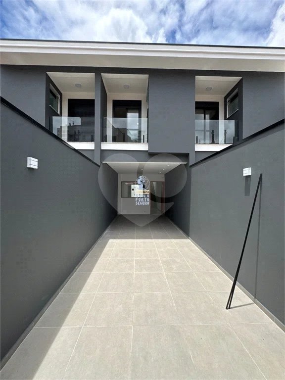SOBRADO NOVO À VENDA NA PARADA INGLESA - CONFORTO E ESTILO