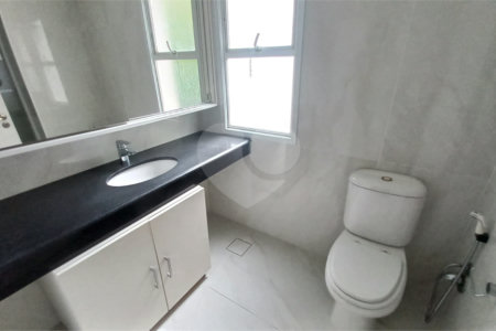 Apartamento à venda com 3 quartos, sendo 1 suíte,  em Vila Andrade, São Paulo, SP