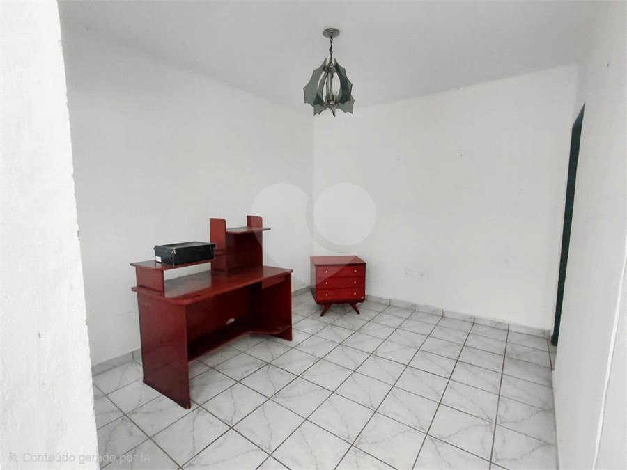 Sobrado à venda com 3 quartos, sendo 1 suíte, em Vila Constança, São Paulo, SP