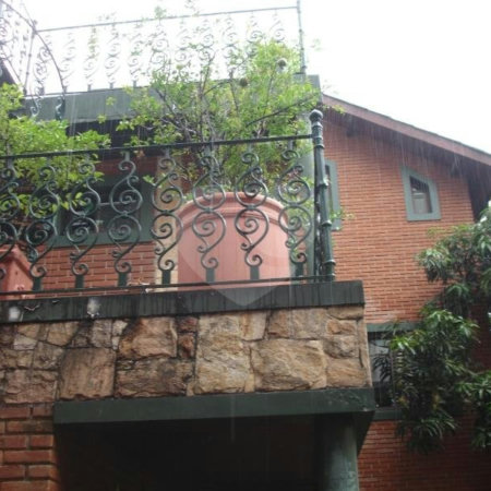 Casa à venda com 4 quartos, sendo 2 suítes, em Aclimação, São Paulo, SP