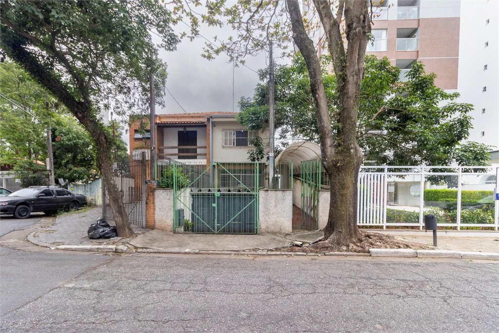 Sobrado à venda com 3 quartos, sendo 1 suíte, em Real Parque, São Paulo, SP