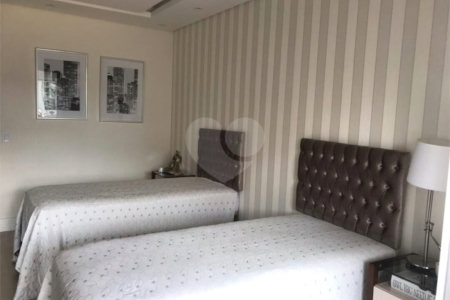 Sobrado à venda com 3 quartos, sendo 1 suíte,  em Vila Varela, Poá, SP