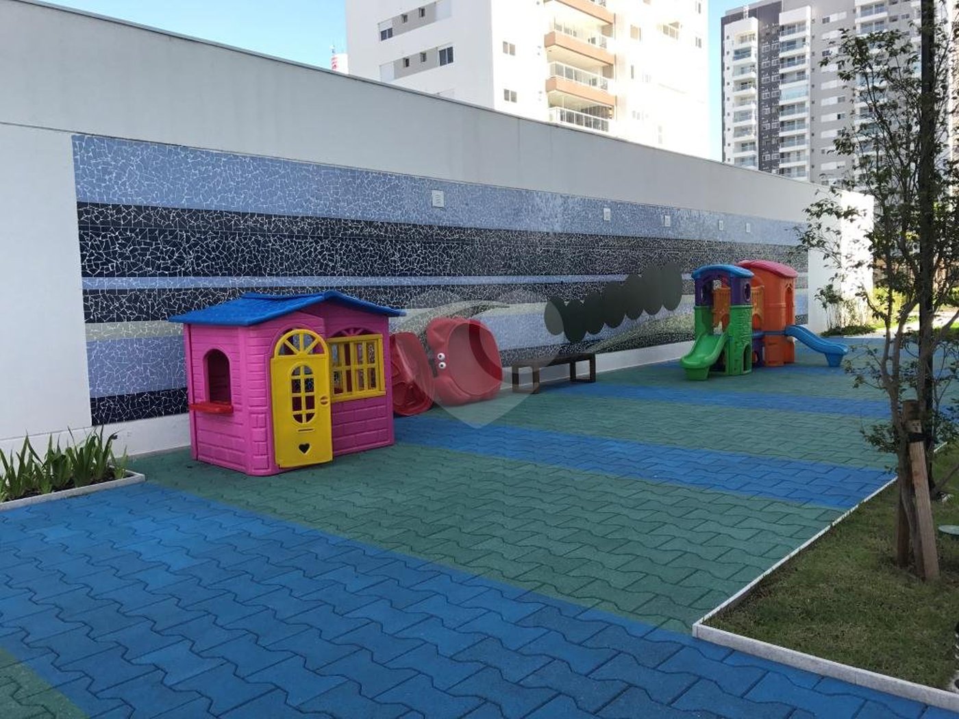 Apartamento à venda ou para alugar com 3 quartos, sendo 2 suítes, em Vila Anastácio, São Paulo, SP