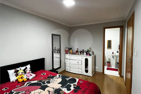 Apartamento à venda com 3 quartos, sendo 1 suíte, em Vila Nossa Senhora das Vitórias, Mauá, SP