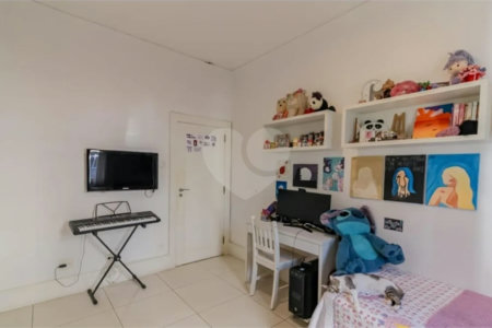 Apartamento à venda com 4 quartos, sendo 1 suíte,  em Copacabana, Rio de Janeiro, RJ