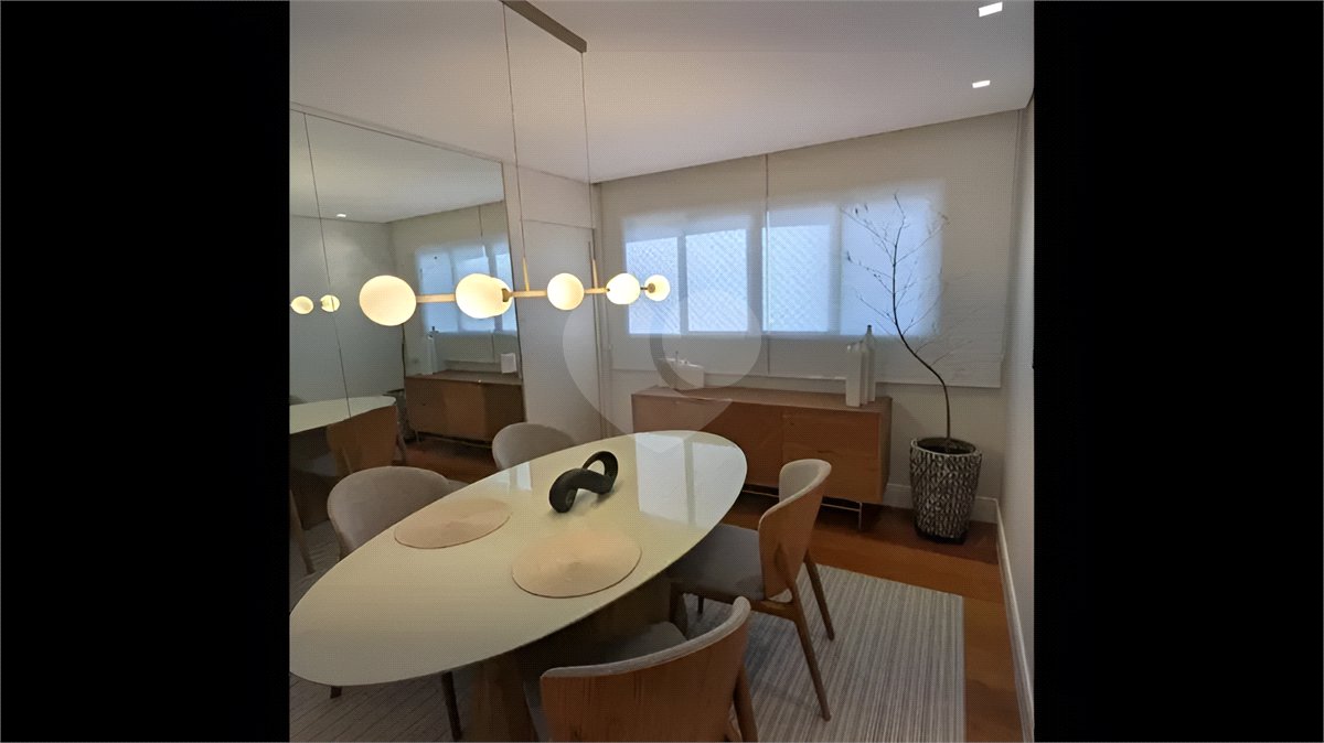 Apartamento à venda com 4 quartos, sendo 1 suíte, em Campo Belo, São Paulo, SP