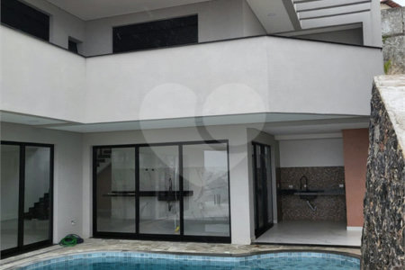 Casa à venda com 3 suítes no condomínio Hills, Arujá - SP