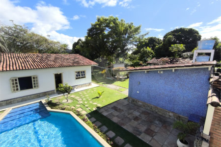 Casa à venda com 4 quartos, sendo 2 suítes, no Centro, Santa Cruz Cabrália, BA
