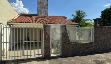Casa à venda com 4 quartos, sendo 1 suíte,  em Vila Romão, Salto, SP
