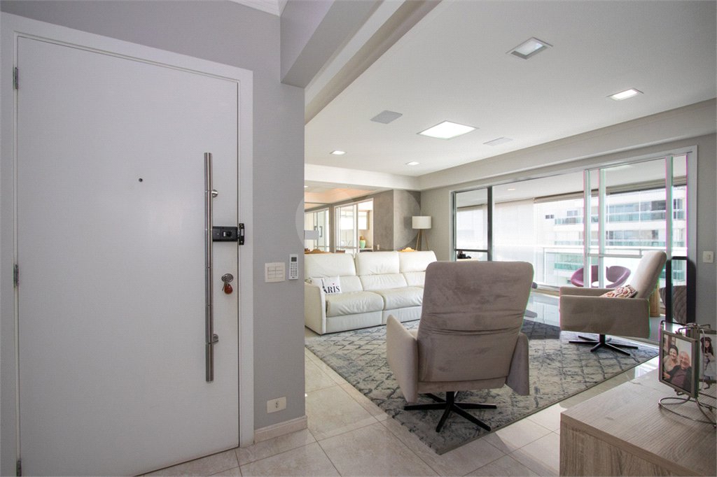 Apartamento à venda com 4 quartos, sendo 3 suítes,  em Vila Romana, São Paulo, SP