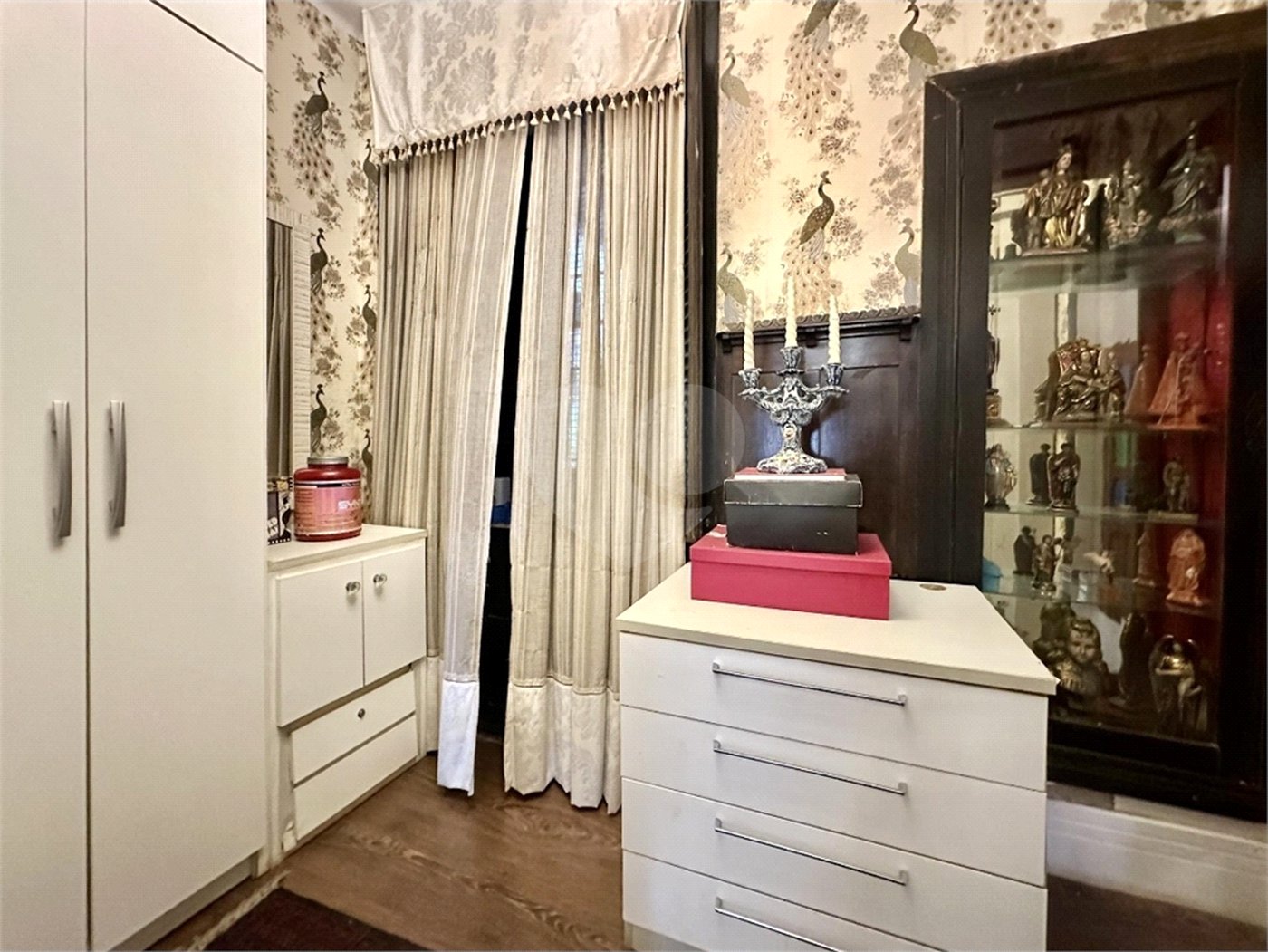 Casa à venda com 7 quartos, sendo 1 suíte, em Cosme Velho, Rio de Janeiro, RJ