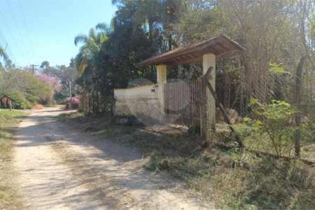 Sítio à venda com 3 quartos, sendo 1 suíte,  em Da Barra, Salto de Pirapora, SP