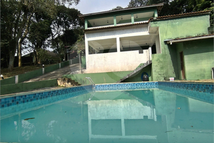 Sobrado à venda ou para alugar com 4 suítes em Serra da Cantareira, Mairiporã, SP