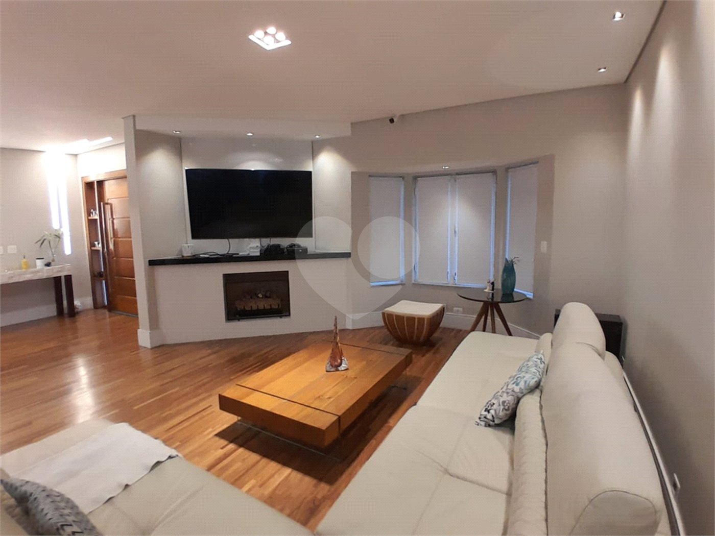 Casa à venda com 3 suítes no condomínio Suíça da Cantareira, Mairiporã - SP