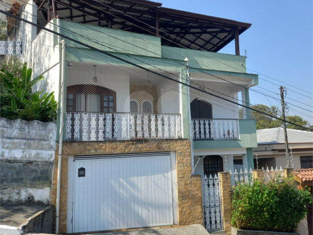Sobrado à venda com 3 quartos, sendo 1 suíte,  em Horto, São Paulo, SP