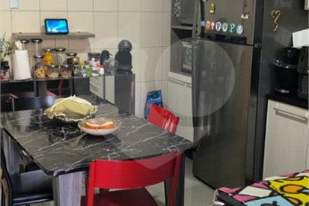 Sobrado à venda com 3 quartos, sendo 1 suíte, em Jardim Taboão, São Paulo, SP