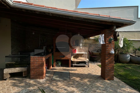 Casa à venda com 3 quartos, sendo 1 suíte, no condomínio Marcia Miyashiro, São Paulo - SP