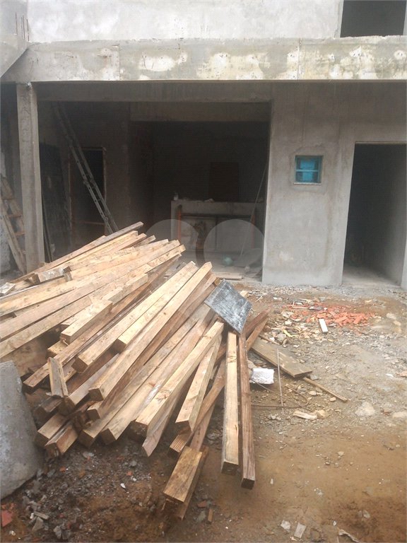 Casa à venda com 5 quartos, sendo 3 suítes, em Jardim Novo Mundo, São Paulo, SP