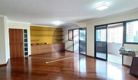 Apartamento à venda com 3 quartos, sendo 1 suíte,  em Morumbi, São Paulo, SP