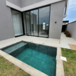 CASA A VENDA NO CONDOMINIO RESERVA RUDÁ COM PISCINA, 3 SUÍTES, 2 VAGAS, SÃO JOSÉ DOS CAMPOS/SP.