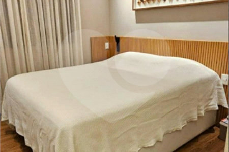 Apartamento 131 M2² vista LIVRE Vila Mariana SP 3 Suítes 4 banheiros 3 vagas escritório depósito e varanda gourmet integrada Aceita e estuda permuta