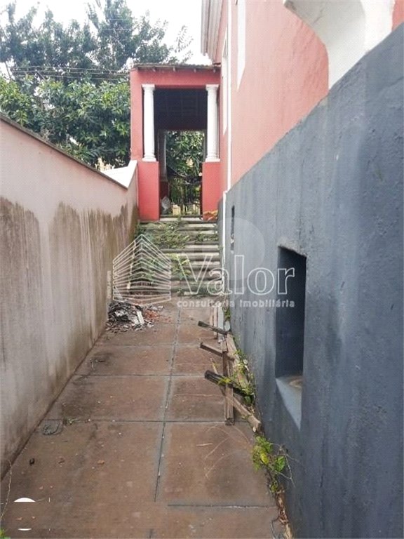 Casa Térrea com 2 dormitórios.