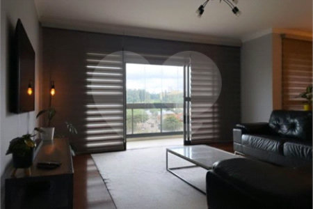 Apartamento com 149 M² distribuídos em 4 dormitórios, 1 suíte, 3 banheiros e 3 vagas de garagem