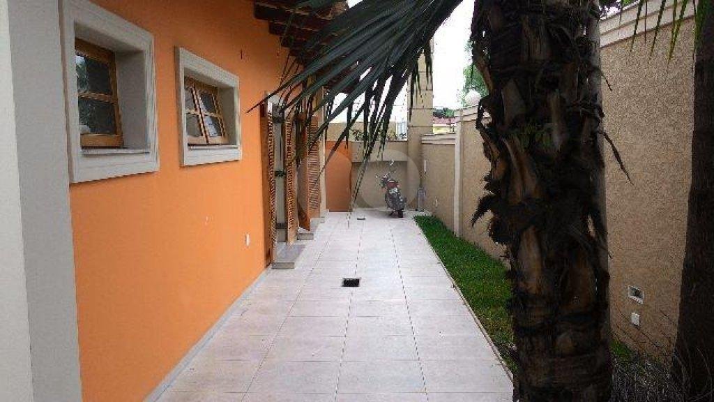 Casa à venda com 3 suítes em Vila Paiva, São Paulo, SP