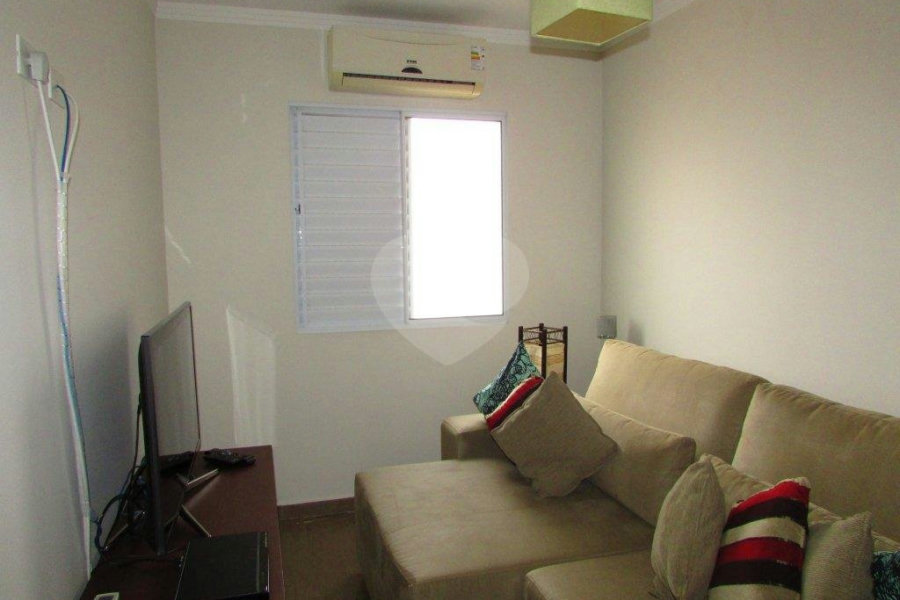 Sobrado à venda com 3 quartos, sendo 1 suíte,  em Vila Constança, São Paulo, SP