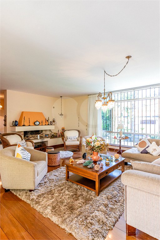 Casa de Vila à venda com 3 quartos, sendo 1 suíte, em Alto da Boa Vista, São Paulo, SP