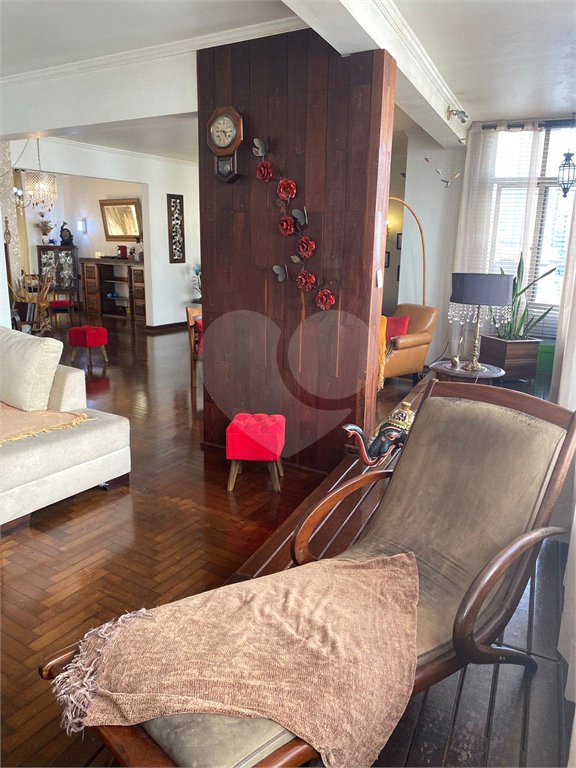 Apartamento à venda com 3 quartos, sendo 1 suíte,  em República, São Paulo, SP