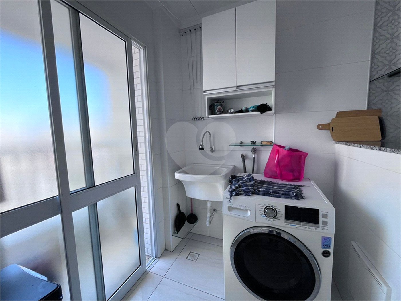 Apartamento à venda com 2 quartos, sendo 1 suíte, em Guilhermina, Praia Grande, SP