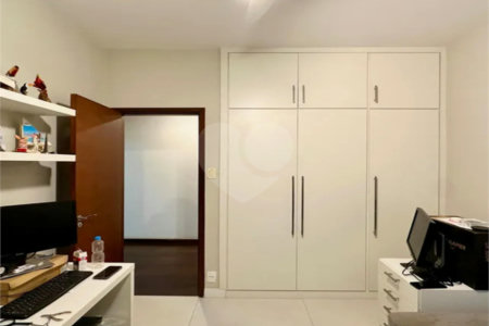 Casa de Vila à venda com 4 quartos, sendo 2 suítes,  em Botafogo, Rio de Janeiro, RJ