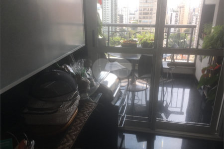 Apartamento à venda com 4 quartos, sendo 3 suítes, em Moema, São Paulo, SP