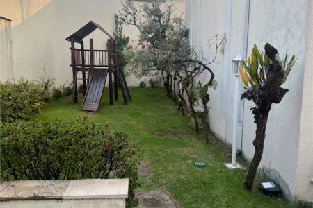 Casa à venda com 3 quartos, sendo 1 suíte, no condomínio Villas de São Francisco, São Paulo - SP