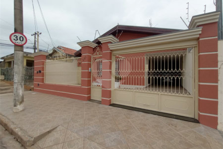 Casa à venda com 4 quartos, sendo 3 suítes,  no Centro, Itapetininga, SP