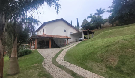Casa à venda com 5 quartos, sendo 3 suítes,  em Mantiqueira, Mairiporã, SP