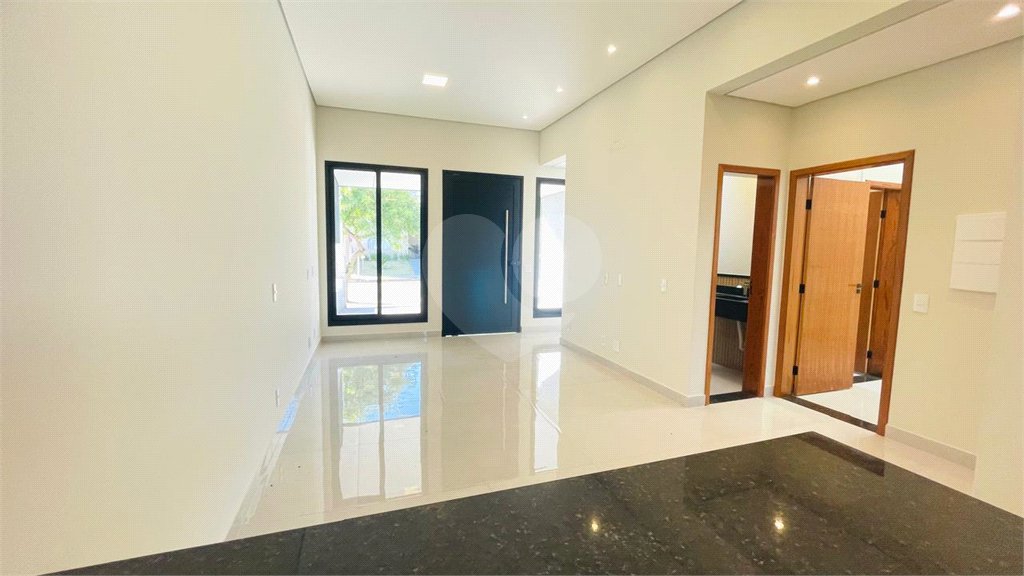 Casa à venda com 3 suítes no condomínio Terras de São Francisco, Sorocaba - SP
